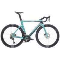 NEW! Bianchi Oltre Pro / Road Bike / Shimano Ultegra Di2 / Size 57 / Velomann Carbon NEW! Bianchi Oltre Pro / Road Bike / Shimano Ultegra Di2 / Size 57 / Velomann Carbon